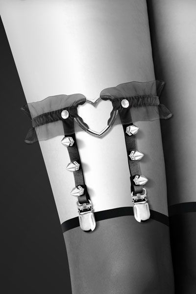 Гартер на ногу Bijoux Pour Toi - WITH HEART AND SPIKES Black SO2223 фото
